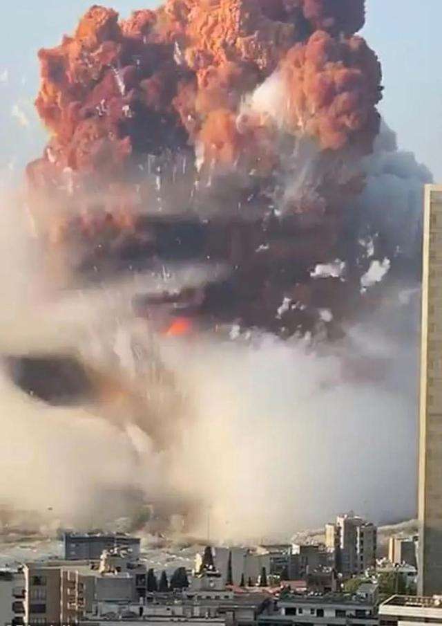黎巴嫩首都突发大爆炸3
